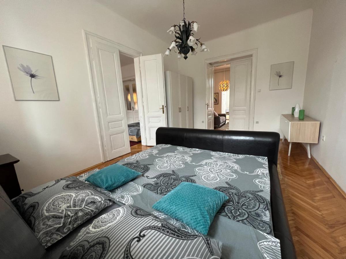 Apartment Apartman Happy